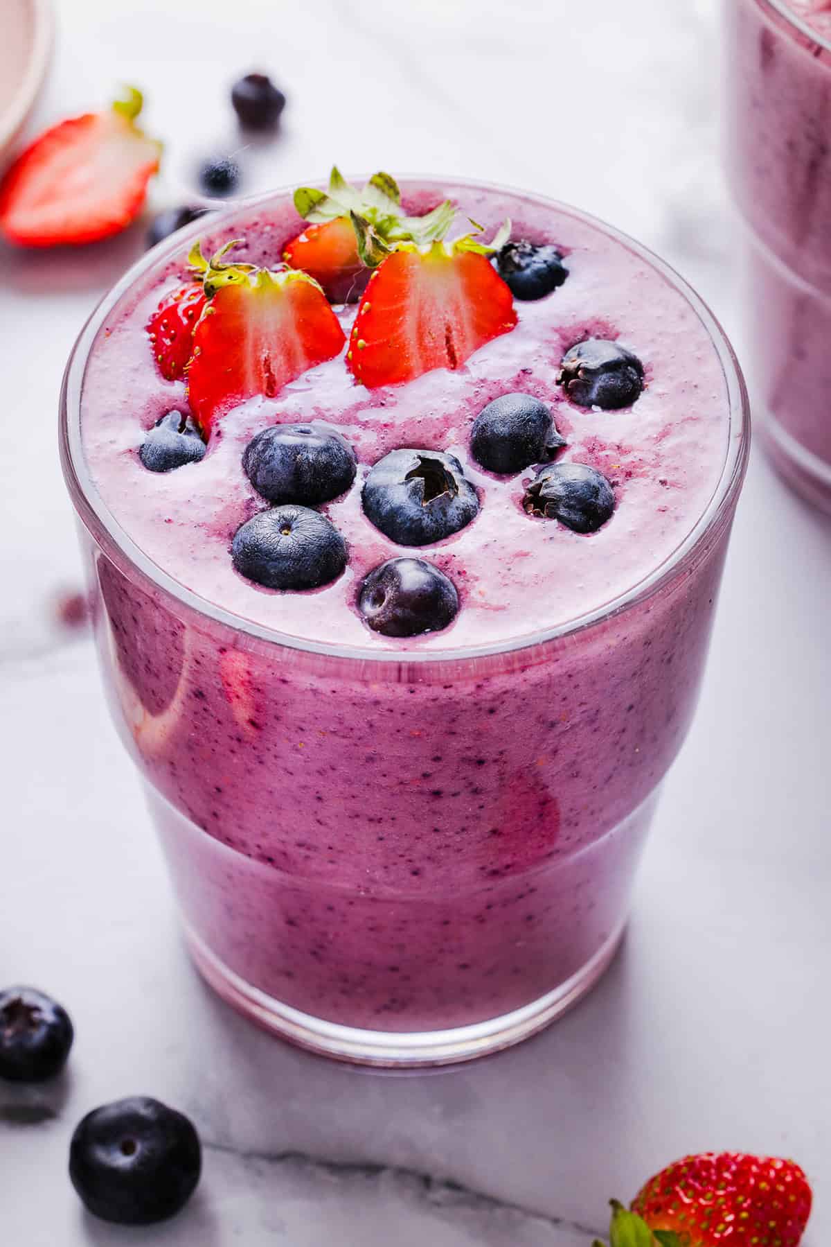 Start your morning with this perfect Mixed Berry Smoothie that is not only refreshing, but packed with antioxidants, fiber and vitamins!  So colorful and nutritious!