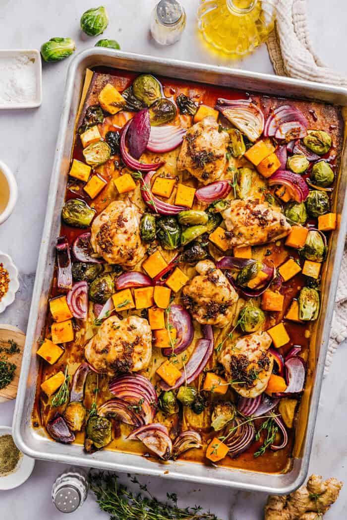 sheet-pan-maple-chicken-5-700x1049.jpg