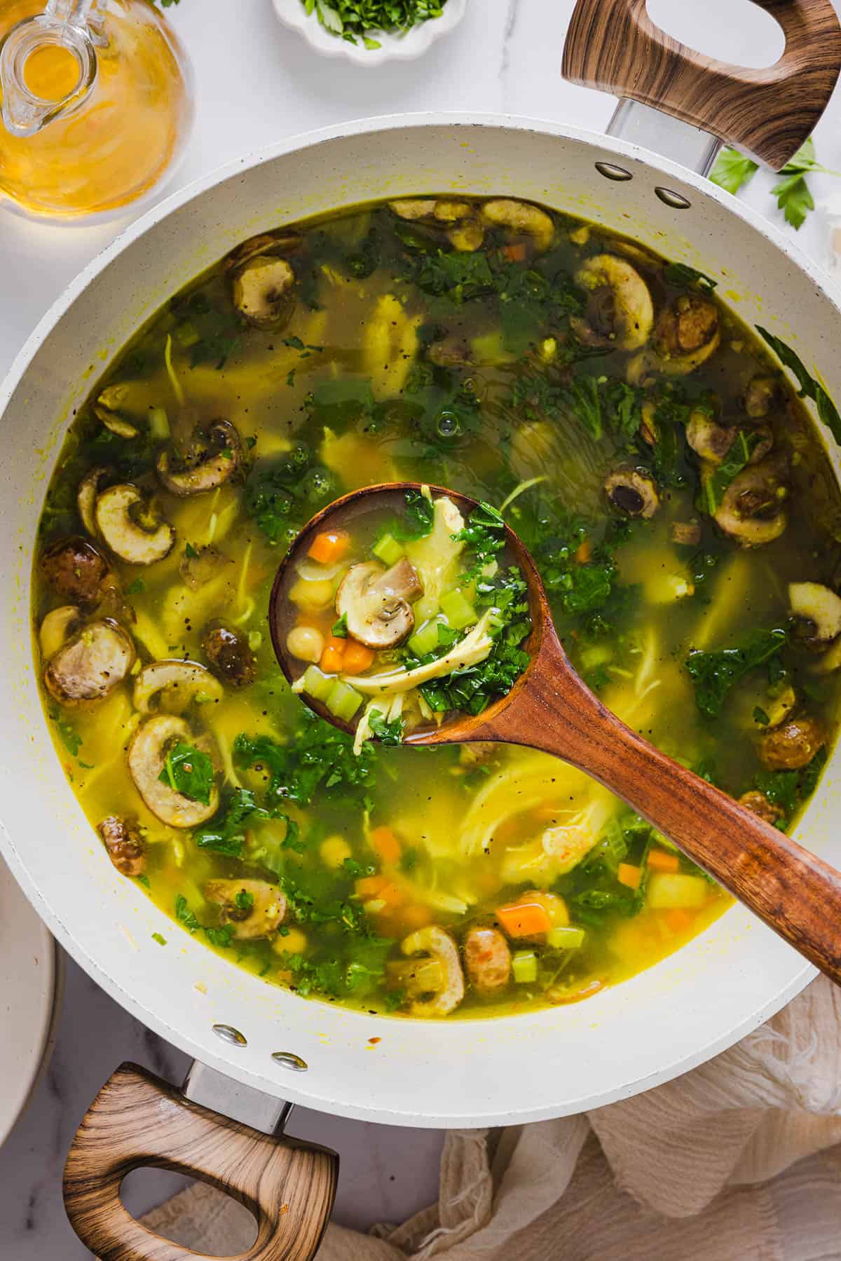 This Detox Immune-Boosting Chicken Soup is the perfect remedy for flu season filled with antioxidants that boost immunity and keep you warm all winter long!