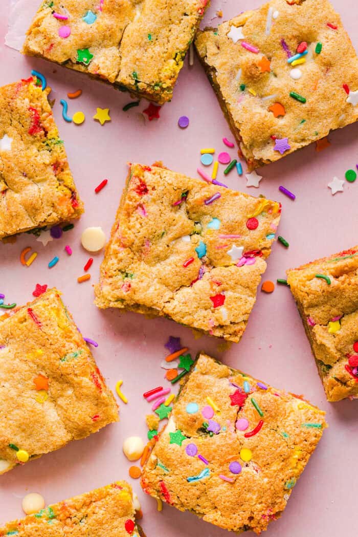 funfetti-cookie-bars-6-700x1049.jpg