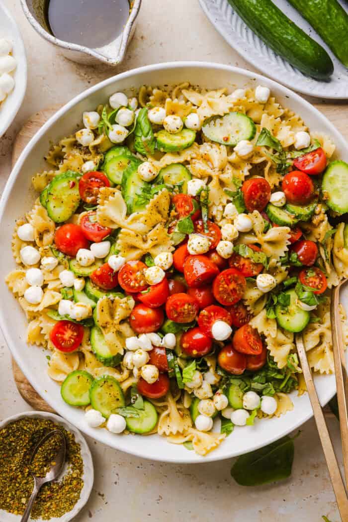 caprese-pasta-salad-4-700x1049.jpg